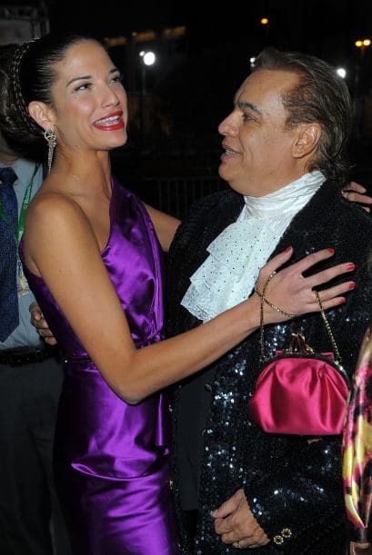 Natalia Jiménez no se pudo contener las ganas de abrazarlo.