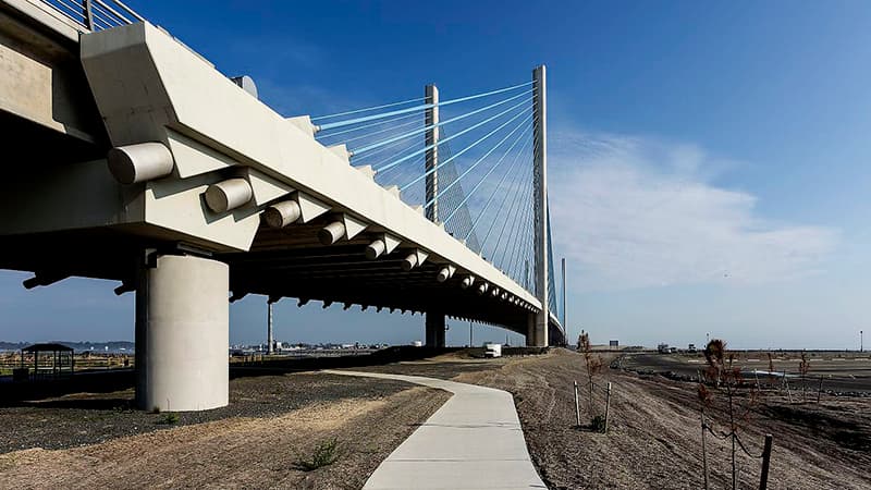 <h3 class="cms-H3-H3">Delaware</h3>
<br>En este estado se otorga una "tarjeta de privilegio de conducir". El solicitante debe proporcionar documentos que prueben que ha presentado una declaración de impuestos sobre la renta de Delaware o ha residido en Delaware y ha sido reclamado como dependiente por alguien que ha presentado una declaración de impuestos por dos años. La tarjeta no se considera una forma válida de identificación.