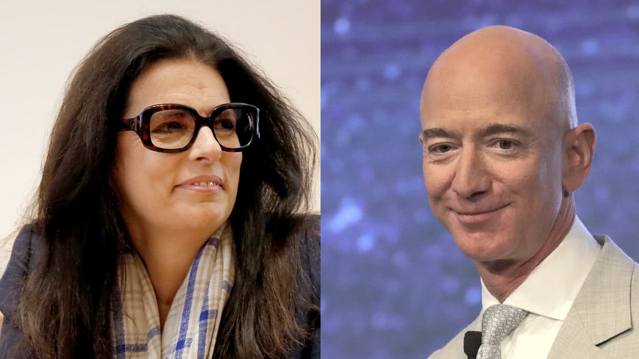 <b>La mujer más rica del mundo es Francoise Bettencourt Meyers: su fortuna se estima en 49,300 millones de dólares. El hombre más rico del mundo es Jeff Bezos: su fortuna se estima 131,000 millones de dólares.</b> La heredera de la empresa de cosméticos francesa L'Oreal es la número 15 de
<a href="https://www.forbes.com/billionaires/#42e40b8a251c" target="_blank">la lista Forbes</a>. Bezos, fundador de Amazon, ocupa la primera posición y es además
<a href="https://www.univision.com/noticias/estados-unidos/por-que-la-pelea-de-las-campeonas-del-mundial-de-futbol-puede-impactar-en-lo-que-ganan-las-mujeres-en-eeuu">el hombre más rico de la historia</a> .