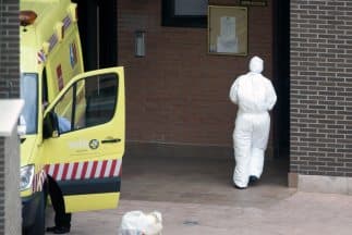 Al lugar han llegado "muchas caras nuevas", afirmó una trabajadora del centro hospitalario.