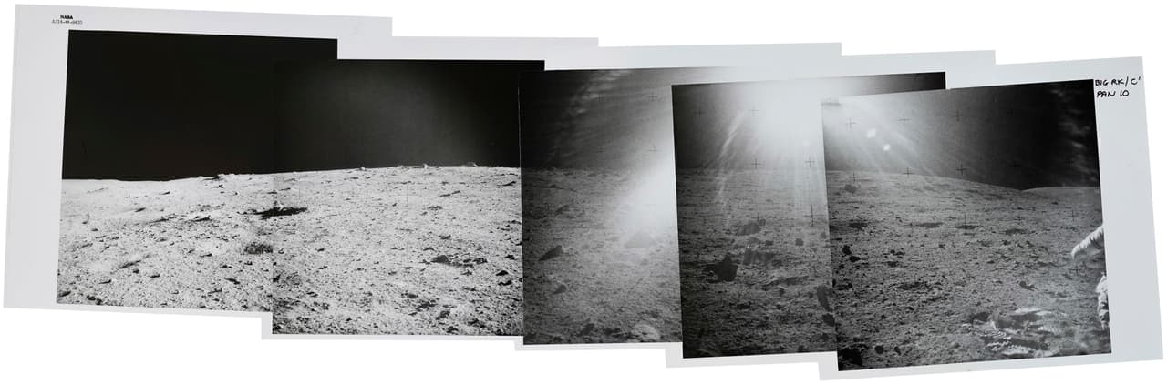 Una toma panorámica de la Luna durante la misión Apollo 14. "Los astronautas a menudo son retratados como grandes científicos y héroes, pero rara vez son aclamados como algunos de los fotógrafos más importantes de todos los tiempos", se cita a Martin-Malburet en el comunicado de Christie's.
<br>