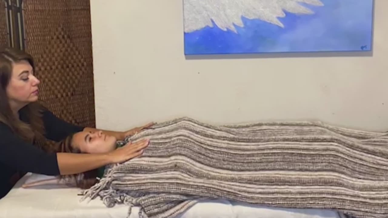 Ofrecen terapias holísticas contra el covid-19