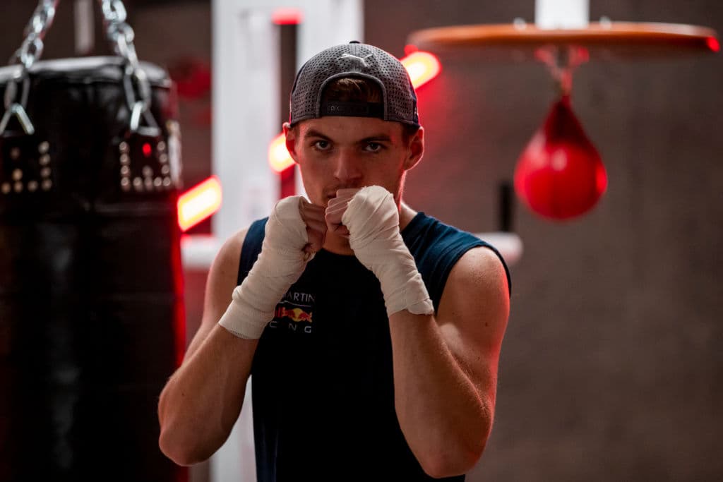 El piloto de Fórmula 1 Max Verstappen se subió al cuadrilatero para tener toda una experiencia boxística antes del Gran Premio de México.