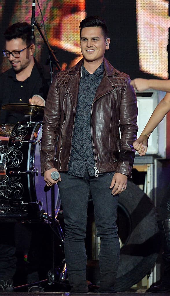 Varios estados mexicanos tienen prohibido que los artistas que se presenten ahí canten narcocorridos y así, buscan evitar también otro tipo de conflictos, sin embargo, hay cantantes como 
<a href="http://www.univision.com/temas/regulo-caro ">Régulo Caro</a> que parecen olvidarlo o ignorarlo.