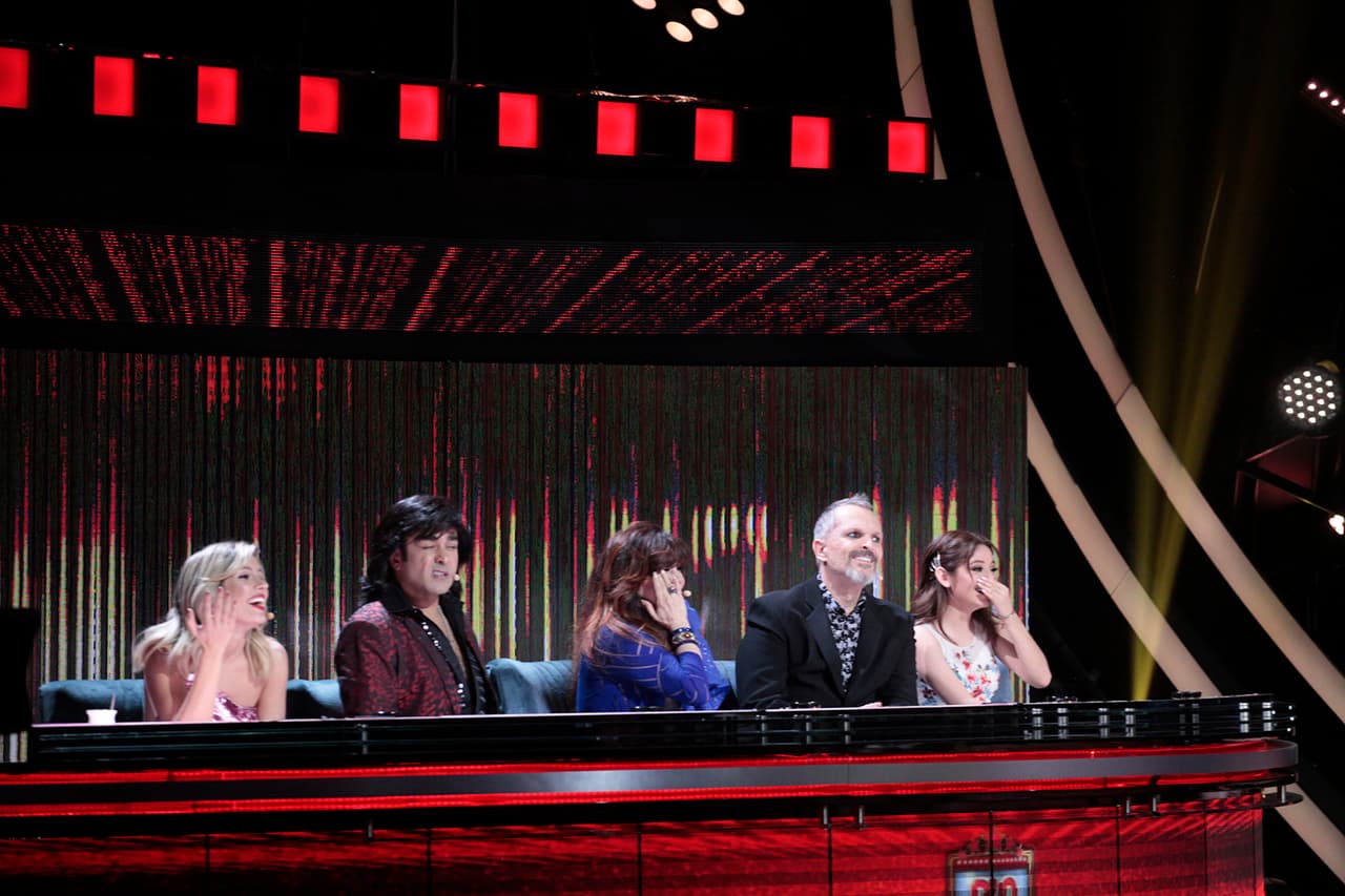 La mesa del jurado se llenó de risas y diversión.