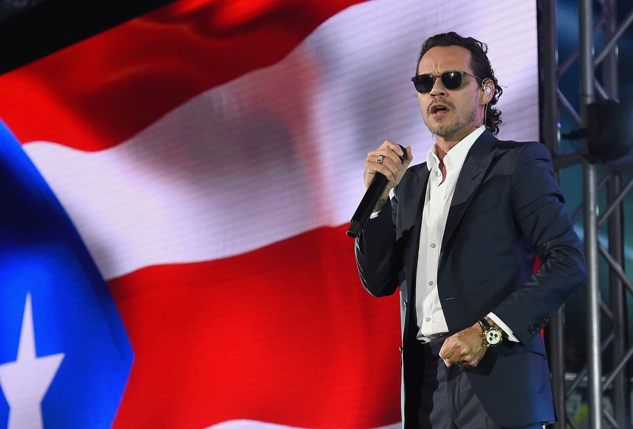 Mucho más abajo viene 
<b>Marc Anthony</b>, que en 2018 firmó un contrato de $160 millones de dólares por una gira en Norteamérica, América Latina y el Caribe. Fue el primer artista latino es lograr semejante cifra de ingresos.