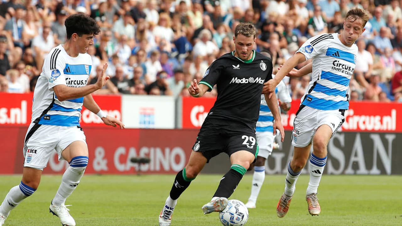 Feyenoord da su postura ante una salida de Santiago Giménez