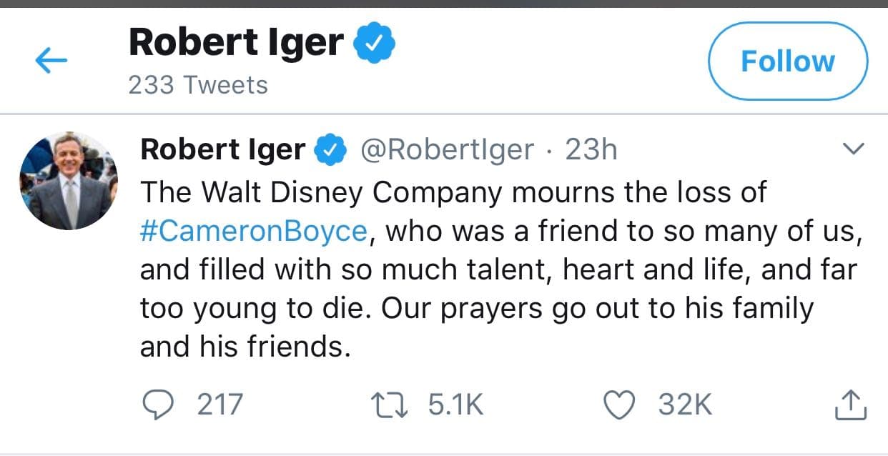<b>Robert Iger, </b>CEO de Disney
<b>, </b>también escribió sus condolencias en
<b><a href="https://twitter.com/RobertIger/status/1147858501021995008" target="_blank">Twitter</a></b>: "Walt Disney Company lamenta la pérdida de Cameron Boyce, que era un amigo para muchos de nosotros, y lleno de tanto talento, corazón y vida, y demasiado joven para morir. Nuestras oraciones están con su familia y sus amigos".
