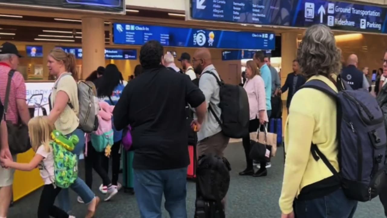 Aeropuerto de Orlando sufre 217 demoras y 30 cancelaciones por crisis federal
