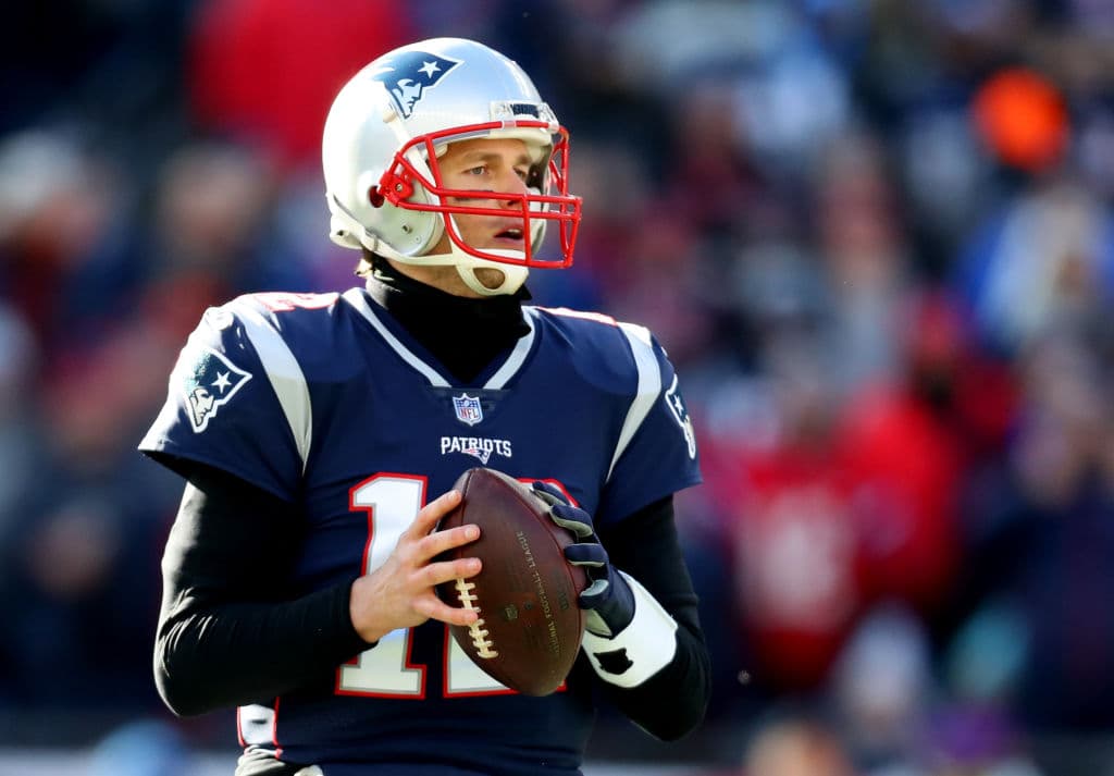 Tom Brady acumuló 343 yardas al completar 34 de 44 envíos, incluyendo un pase a la zona final. No fue capturado una sola vez.