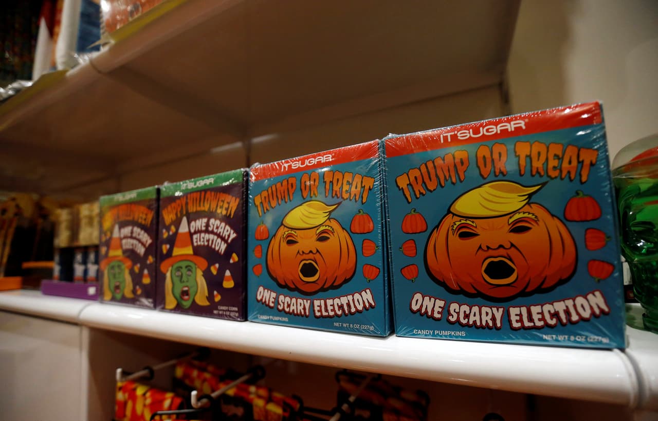 Trump y Clinton inspiraron la elaboración de unos dulces de Halloween en Pasadena, California. (Mario Anzuoni/Reuters)