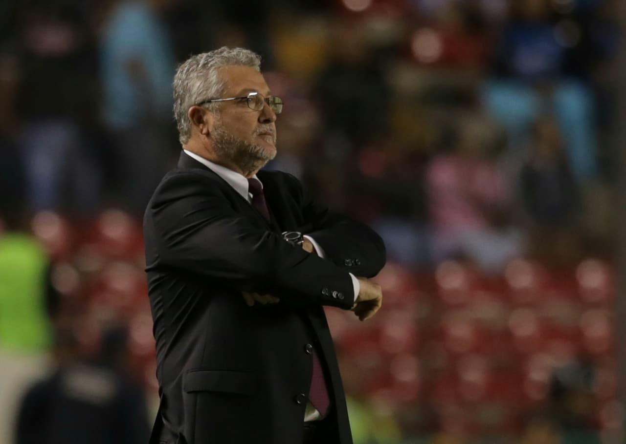 Víctor M. Vucetich: "Tenemos plantel para encarar un solo torneo"