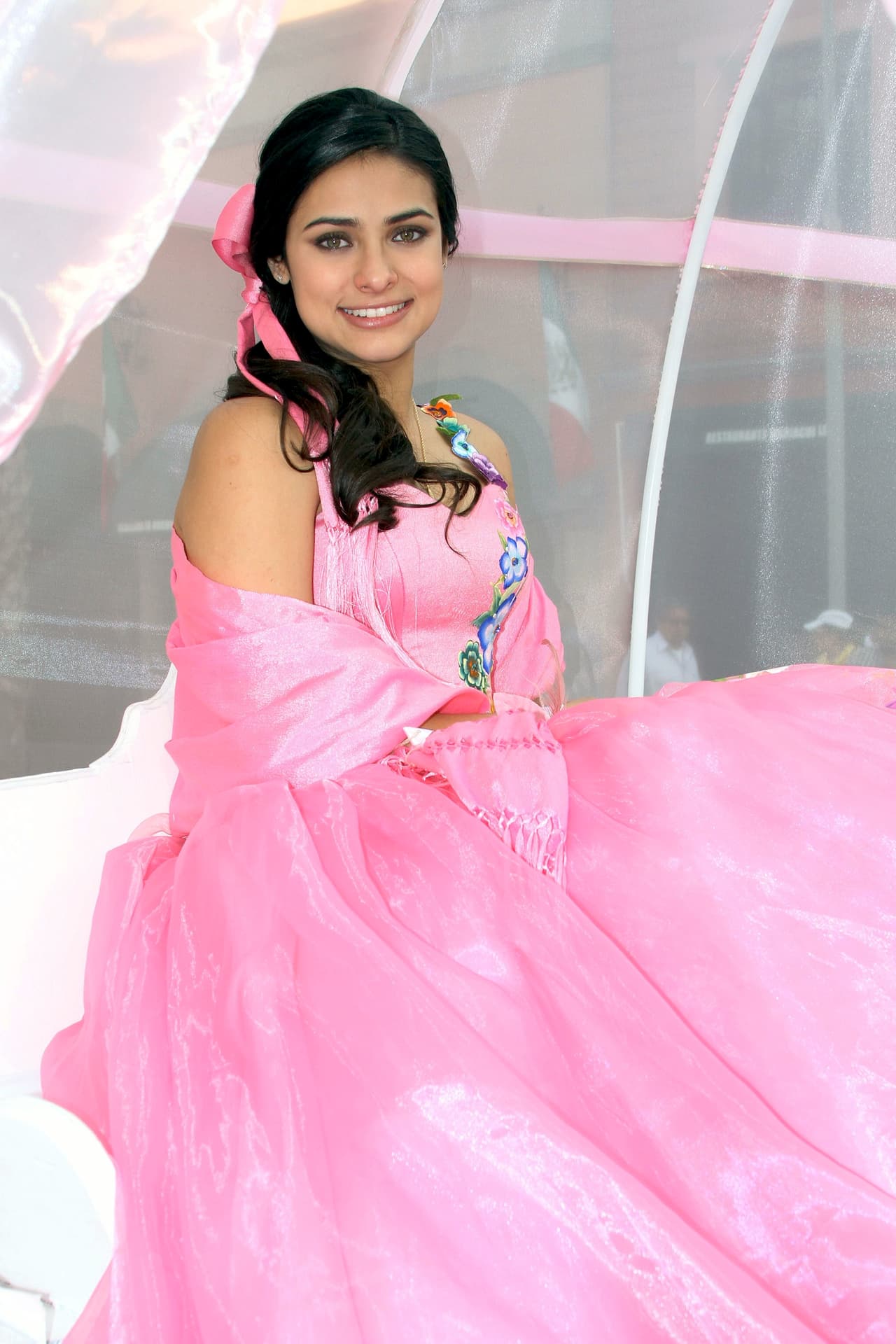 "Mentir para vivir", "Quiero amarte" y "Amor de barrio", siendo ésta última su primera oportunidad como protagonista.