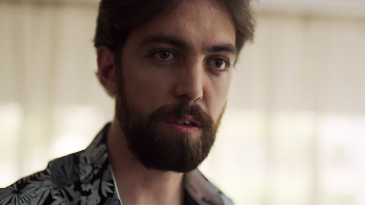 In another meeting of members of ‘La Federación’, 
<b><a href="http://www.univision.com/series/el-chapo/pedro-de-tavira-is-rodolfillo-in-el-chapo">‘Rodolfillo’</a></b> confronted ‘El Chapo’ on the failed attack to the Gulf cartel and withdrew his support.