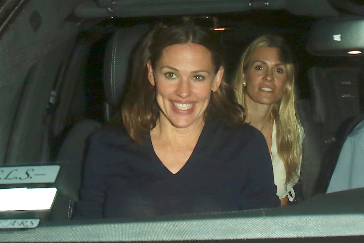 Y también, claro, se da tiempo para salir en girls night out con sus amiguis.