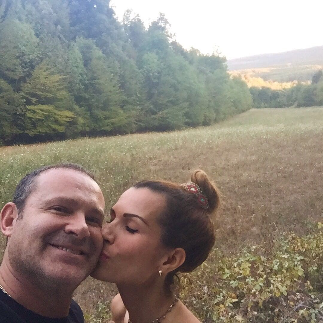 Palabras que emocionaron a la esposa de Alan, quien dio gracias por un año más de vida y compartió algunas imágenes más de lo que bien que la pasó en este romántico viaje con motivo de su cumpleaños.