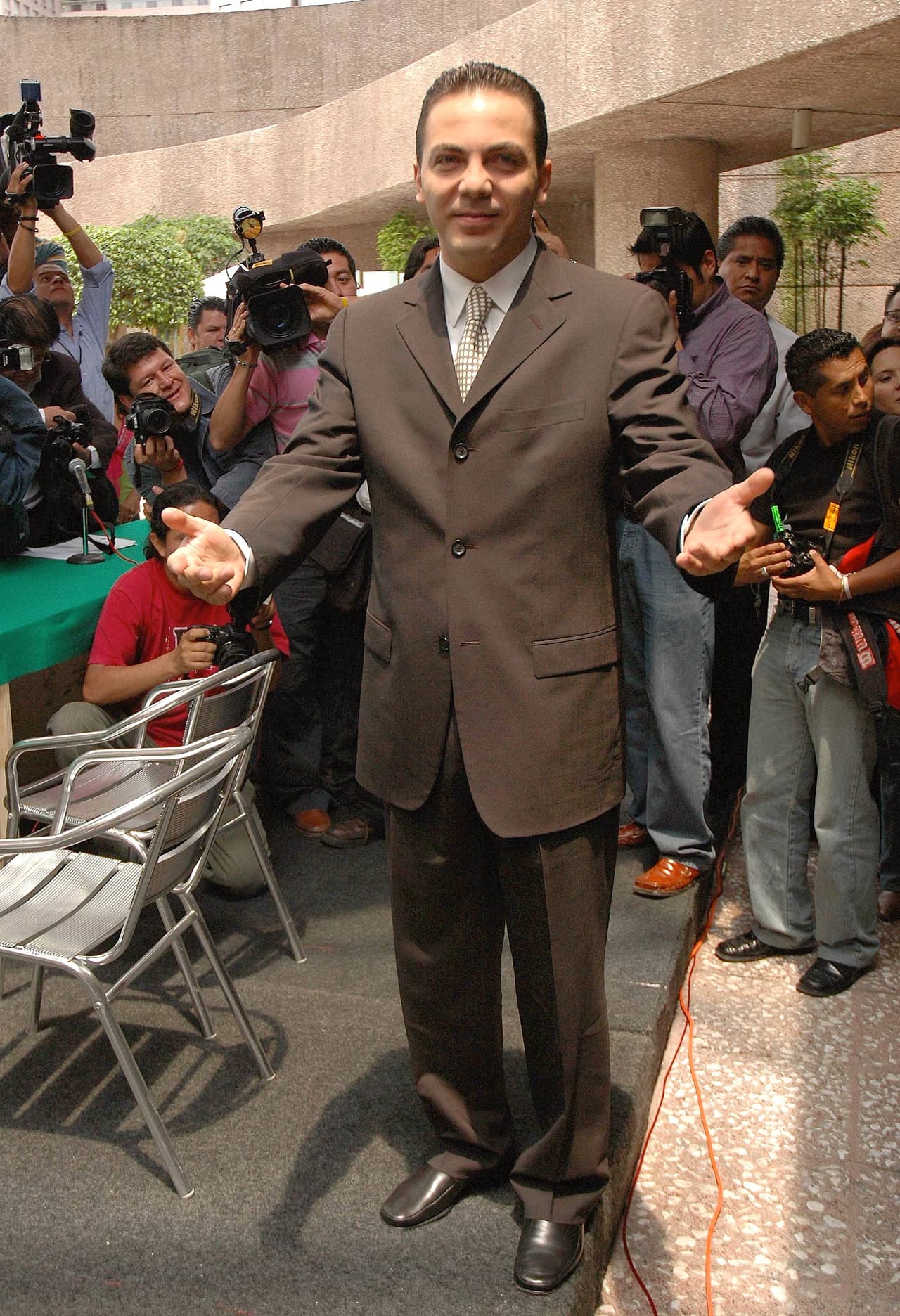 Hay que recordar que el afamado actor de 'Terminator' hoy es más recordado por sus escándalos que por su incursión en la política.