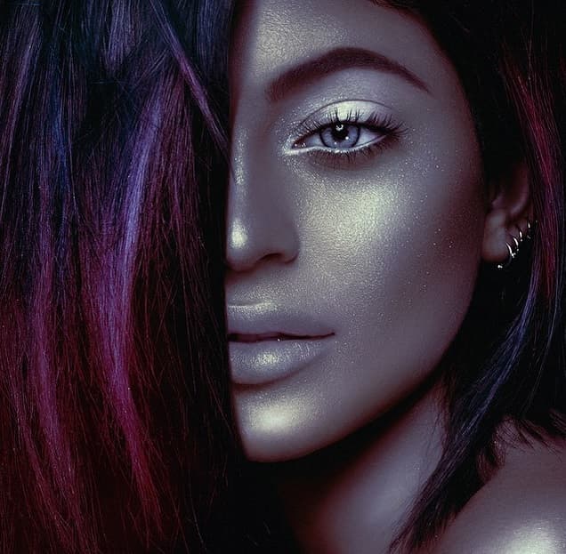 ¿Te imaginas a Kylie de cantante? Así podría ser la portada de su primer disco.
