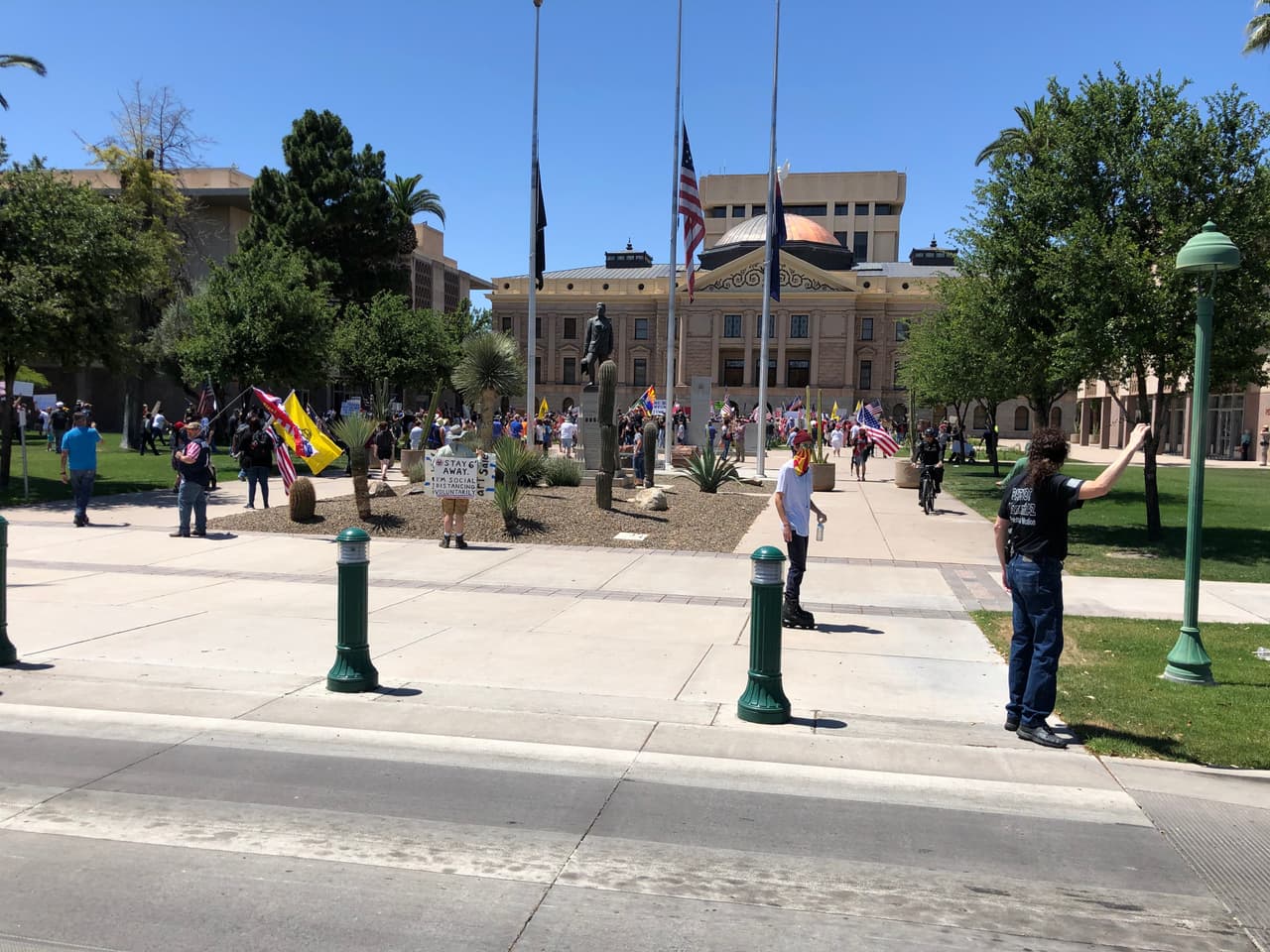 Cabe mencionar, que residentes de Arizona tienen orden de quedarse en casa hasta el 30 de abril. 
<br>