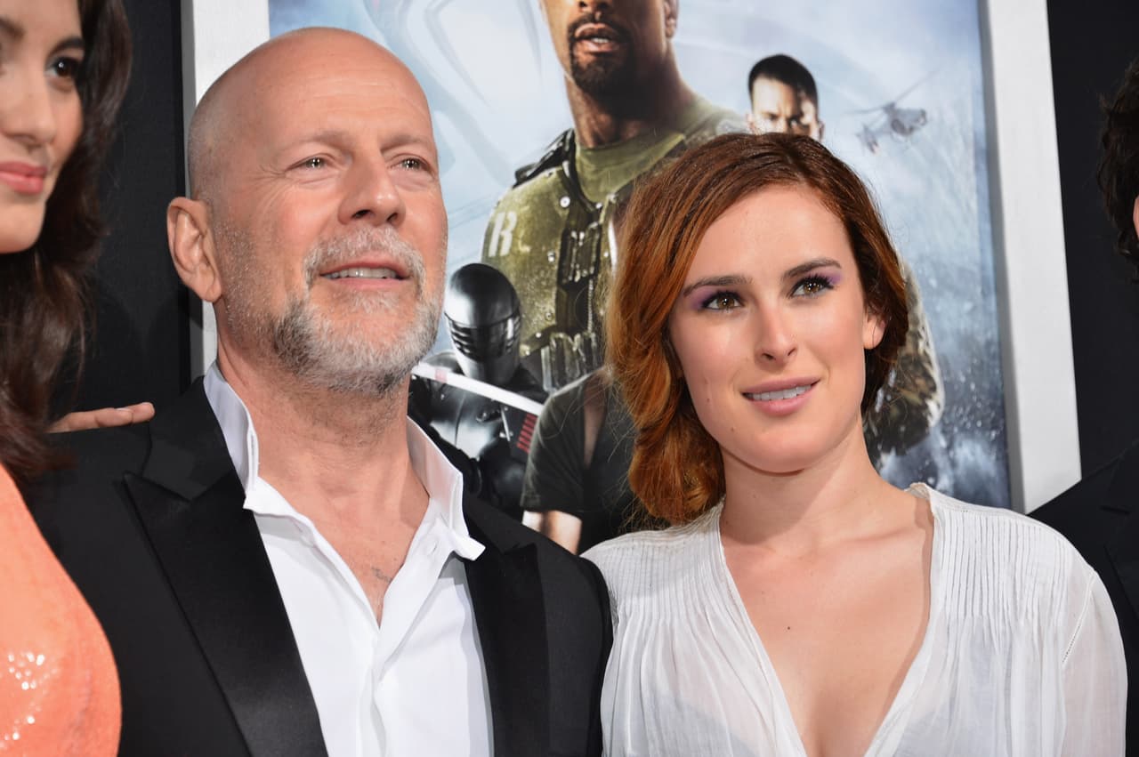 En ‘Hostage’ también participa un padre famoso, Bruce Willis. Con él aparece Rumer, una de las hijas que tuvo con Demi Moore.