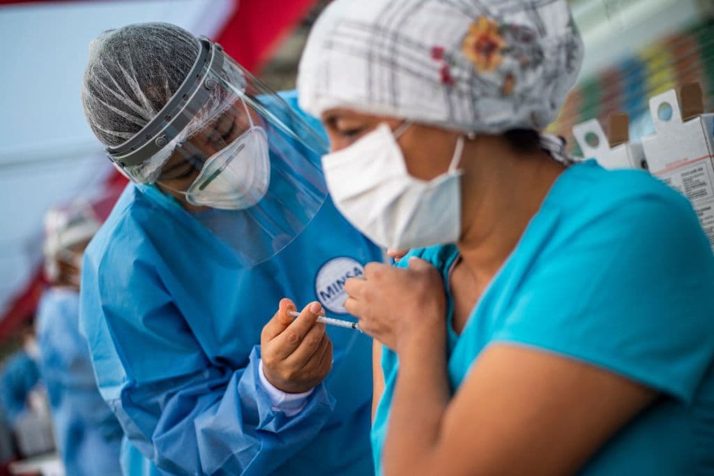 Al menos 16 funcionarios del gobierno peruano fueron alejados, mientras que los ‘Incas’ han tenido seis diferentes secretarios de salud en tan solo un año.