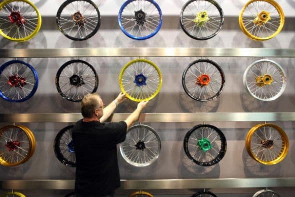 Intermot Colonia 2014 es la feria líder a nivel mundial para vehículos motorizados de dos ruedas y es un espectáculo de tendencias para la movilidad eléctrica. En Intermot Colonia 2014 están representados, sin excepción, todos los fabricantes importantes de vehículos motorizados de dos ruedas. El comercio especializado internacional, los importadores y los amantes de las motos del mundo entero estarán presentes en este evento. Intermot se llevará a cabo en las instalaciones del recinto ferial del Cologne Exhibition Centre, entre los próximos días 01 al 05 de octubre de 2014.