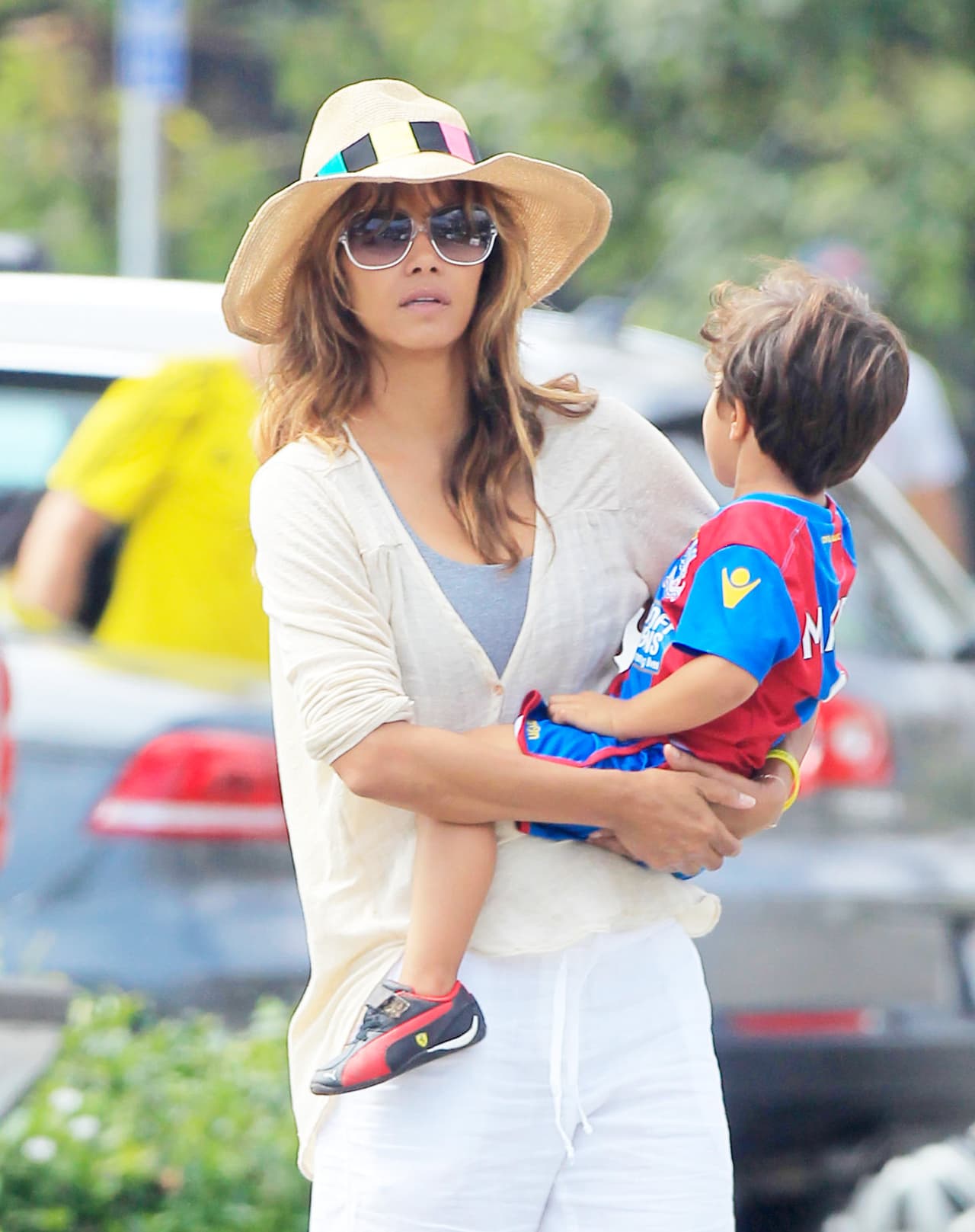 Halle con su nene Maceo.