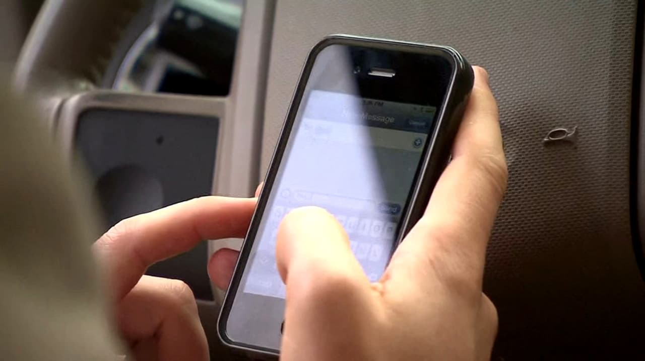 ¿Sientes que no puedes concentrarte y te falla la memoria? La clave podría estar en tu celular