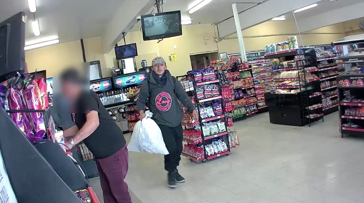 Roban en una gasolinera de Phoenix a plena luz del día 