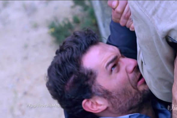 Ricardo le pidió que lo dejará caer, pues no quería ser arrestado.