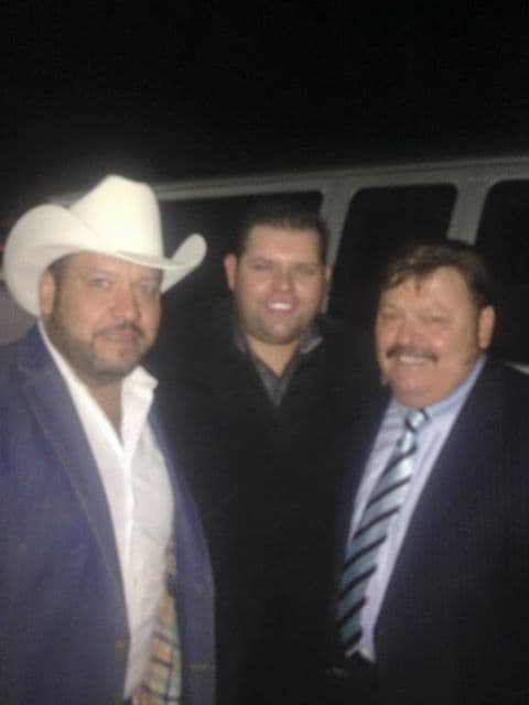 Además, cada año Duelo organiza la tradicional posada en donde cuentan con la participación de otros artistas como Beto Zapata de Grupo Pesado y Ramón Ayala.