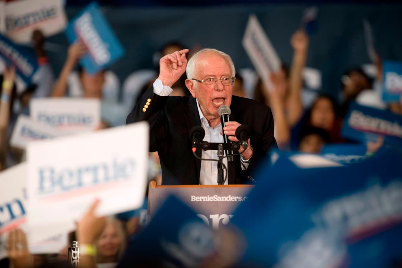 Desde Arizona Sanders invita a Warren a respaldar su campaña