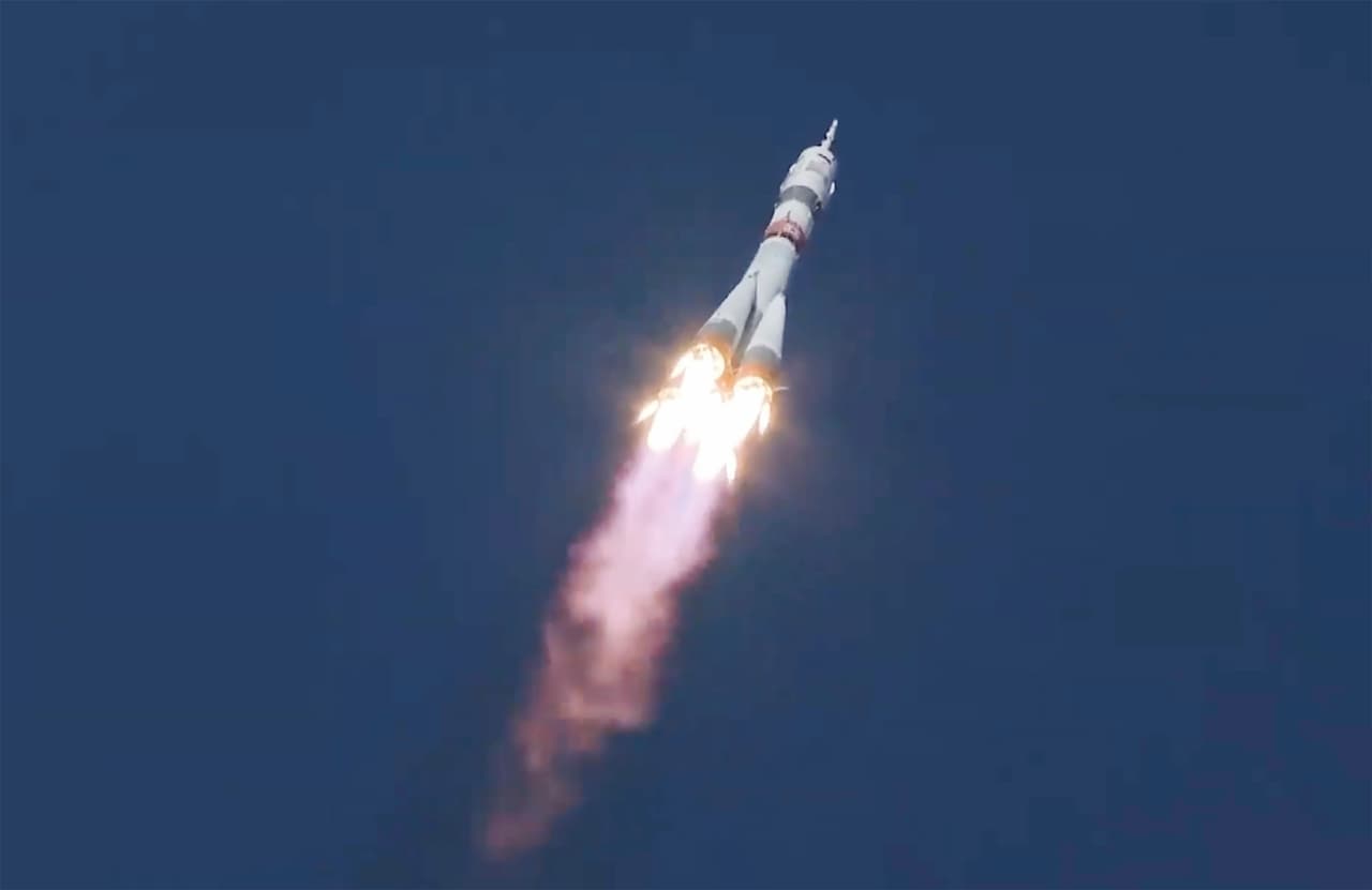 Tras un viaje en tiempo récord, dos rusos y una estadounidense llegan a la Estación Espacial en una nave Soyuz