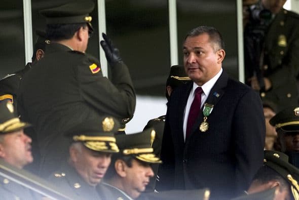 El entonces titular de la Secretaría de Seguridad Pública (SSP) de México, Genaro García Luna, recibió la medalla al mérito "categoría Excepcional".