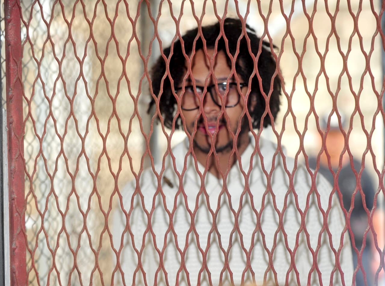 El 21 de enero de 2011, el artista fue presentado ante el Ministerio Público de la Procuraduría General de Justicia del Estado de Quintana Roo, tras ser detenido en El Paso, Texas, por la policía fronteriza. Luego de esto fue trasladado a un reclusorio.