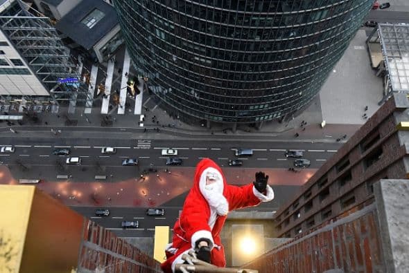 Logró bajar por las paredes del Kollhoff -Tower en Berlín.