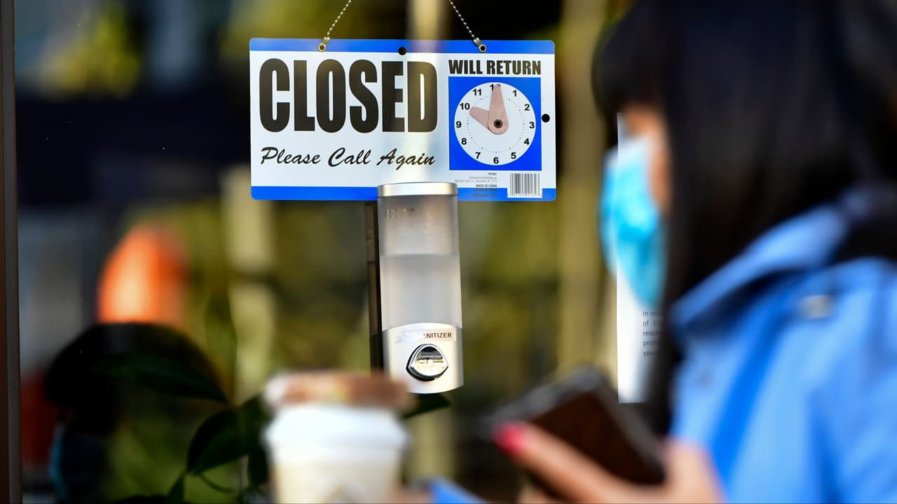 A través de una conferencia de prensa, Gavin Newson aseguró que en el norte del estado, Sacramento, el Área de la Bahía, el Valle de San Joaquín y el sur de California se debe cumplir esta medida ante el aumento alarmante de los contagios con coronavirus. Te decimos qué cambiará en estas zonas.