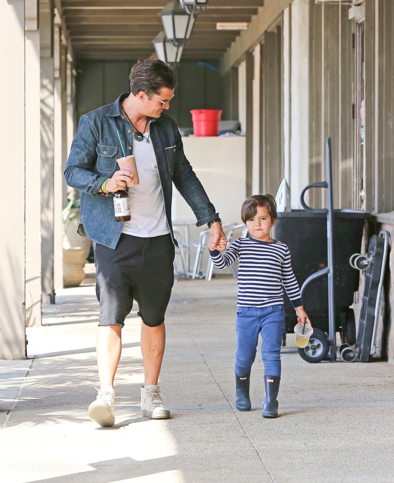 ¡Pero en el camino sucumbieron a un rico antojo!