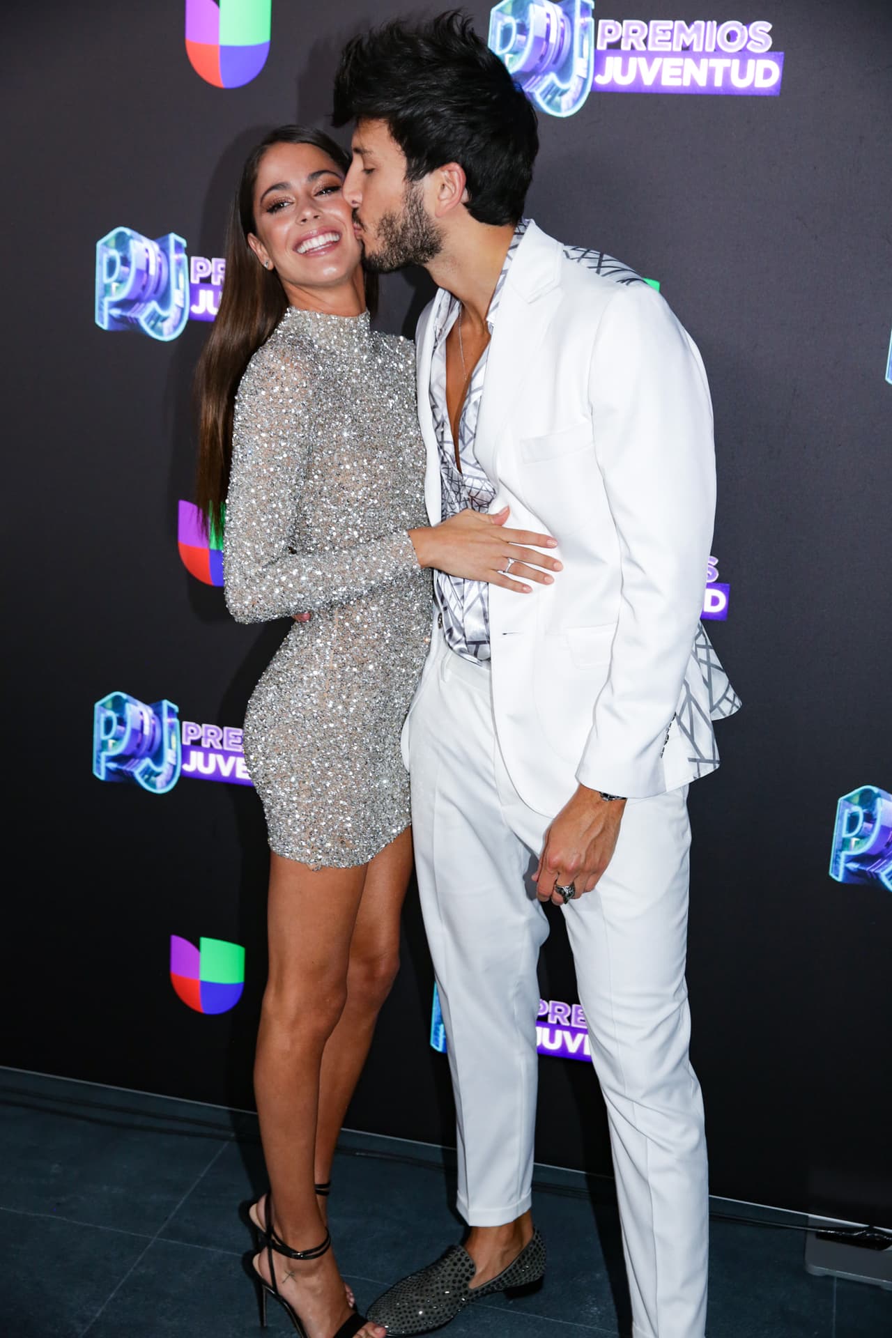 Y con quien te bese como Yatra besa a la cantante argentina.