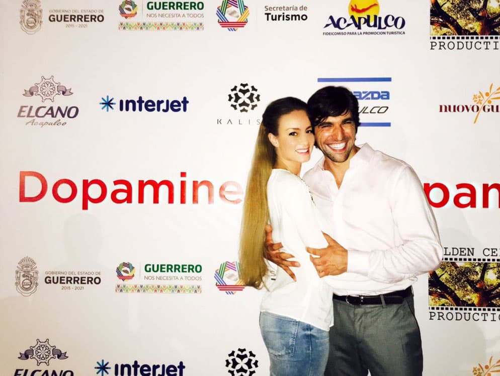 Victoria tiene cuatro meses de embarazo, por lo que los bebés nacerán en octubre de este 2016.