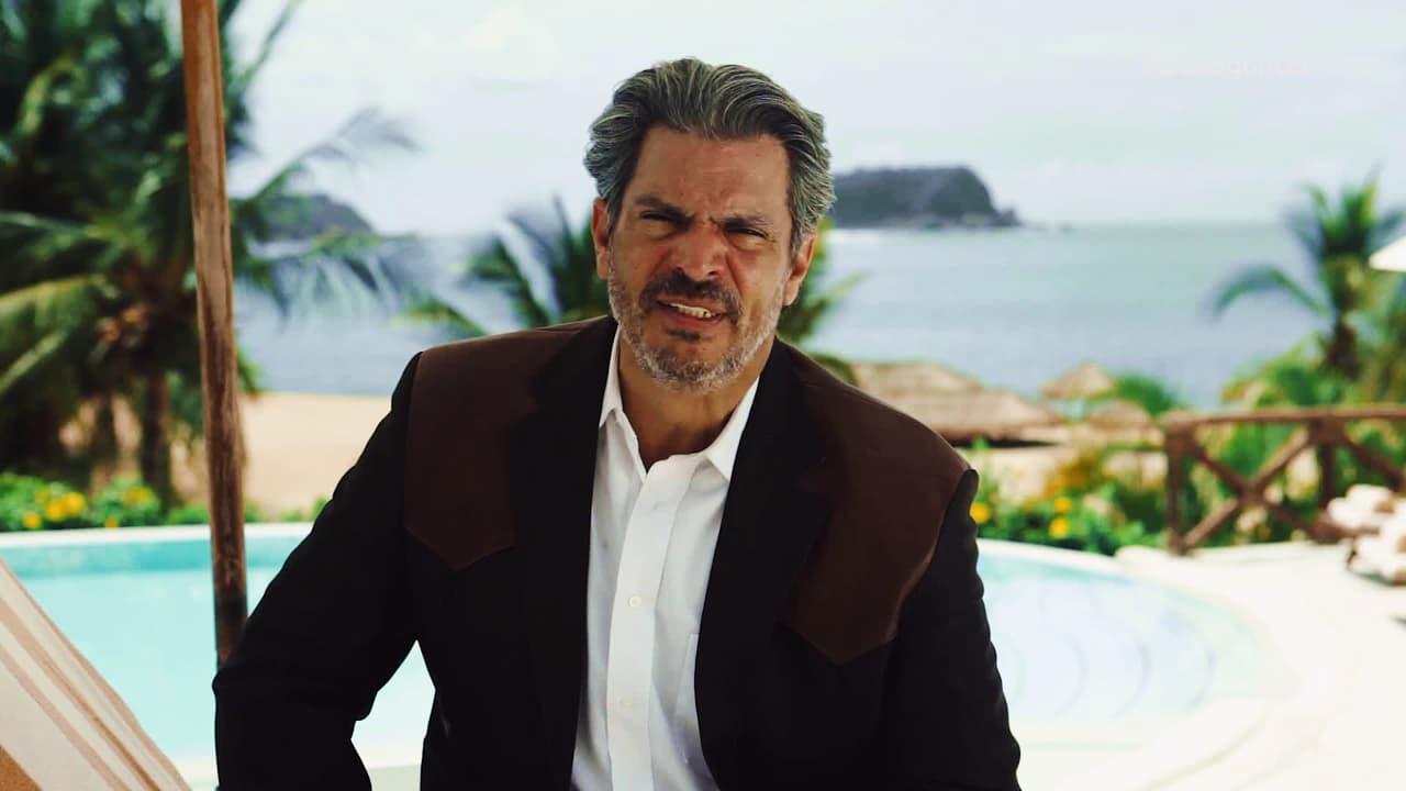 “Mi mayor ambición es tener todo el poder, acabar con el que se me ponga enfrente, con el que trate de impedir que yo sea el jefe del grupo El Salado y el jefe de todos”, detalló ataviado en personaje para Univision.