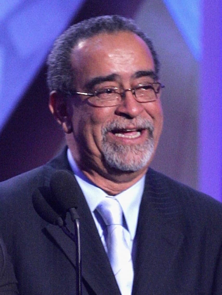 Fue miembro de varias agrupaciones de gran trascendencia y en 1980 formó su propia orquesta. Ha participado en más de 50 discos y también ha interpretado boleros, tangos y música bohemia.