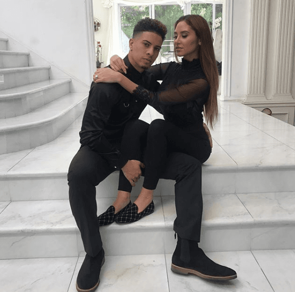 Es de las más exitosas de Youtube. En su canal 'The ACE Family', en la que tienen casi 17 millones de suscriptores, cuentan experiencias de su vida en pareja y su convivencia sus dos pequeñas hijas.