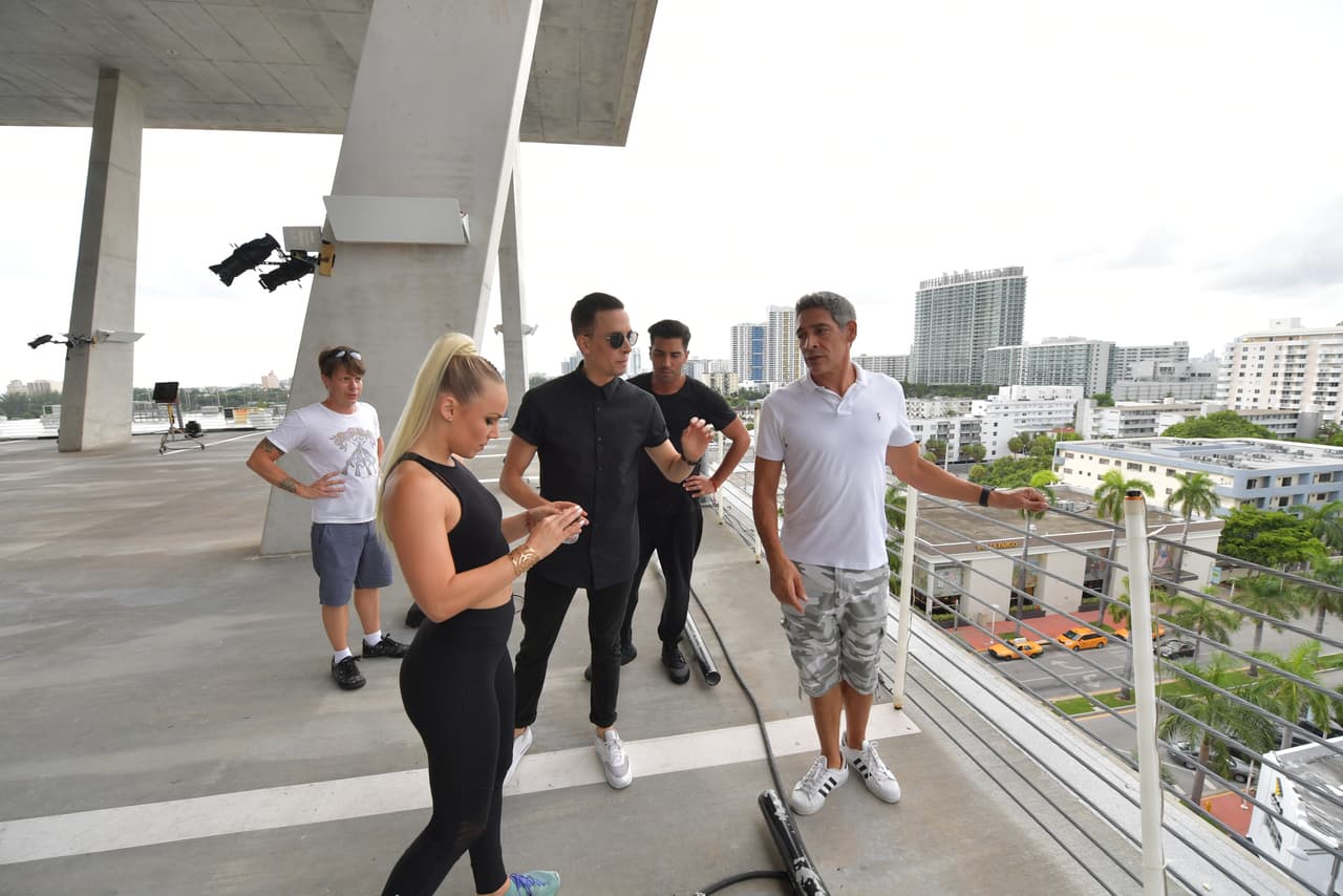 Como hace cuatro años que Johnny participó en Mira Quién Baila, el conductor mostró profesionalismo y talento.