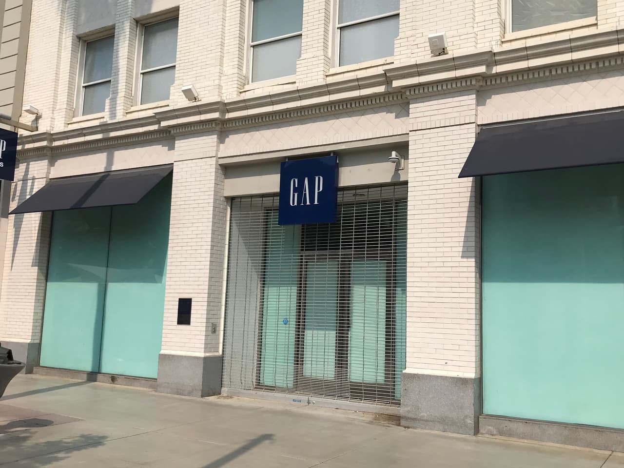 Otros negocios icónicos del corredor no sobrevivieron a la crisis económica desatada por la pandemia y ya no reabrirán.