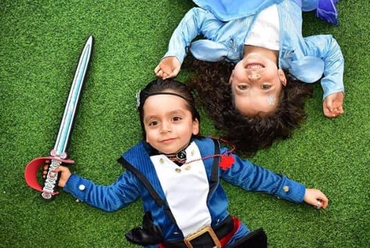 A finales de marzo, la villana de Corazón Indomable sorprendió al mencionar que sus hijos no ven la televisión y mucho menos telenovelas, por lo que 
<b><a href="https://www.univision.com/famosos/elizabeth-alvarez-hijos-no-verla-telenovelas">no saben que es famosa</a></b>.