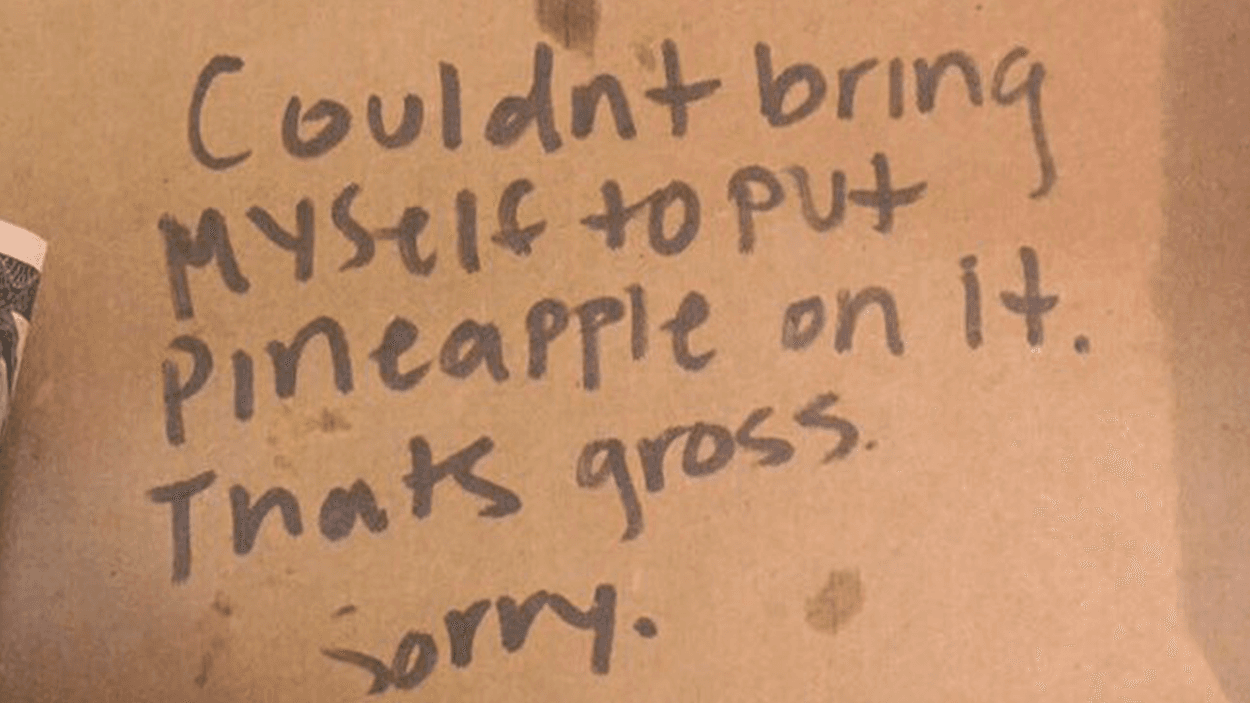 Woman Gets Hilarious Response When Orders Pineapple Pizza