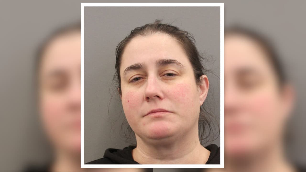 Esta mujer tiene 42 años y está acusada de atropellar mortalmente a un peatón y darse a la fuga