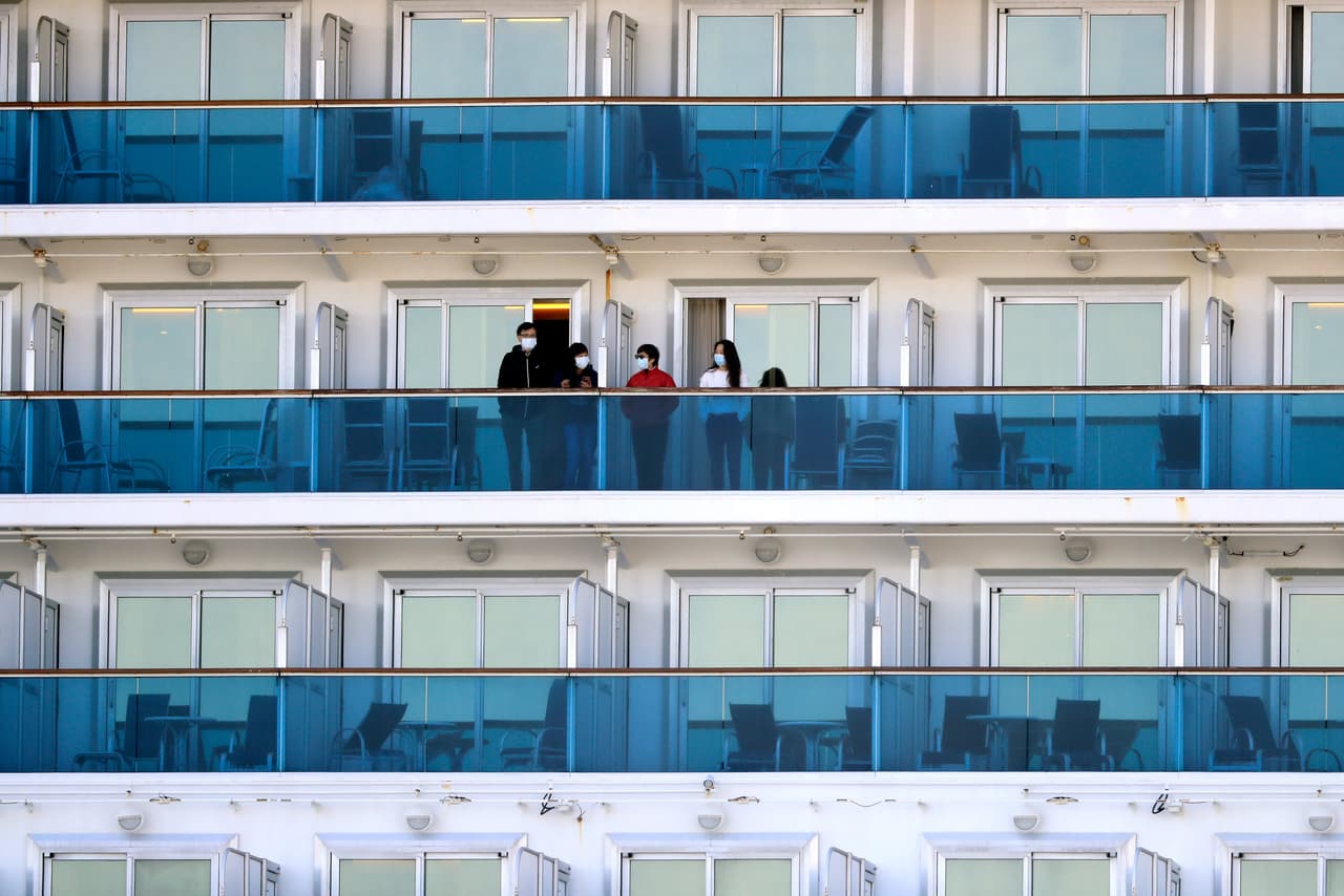Decenas de pasajeros estuvieron en cuarentena en el crucero Diamond Princess, entre ellos decenas de estadounidenses que han sido repatriados.