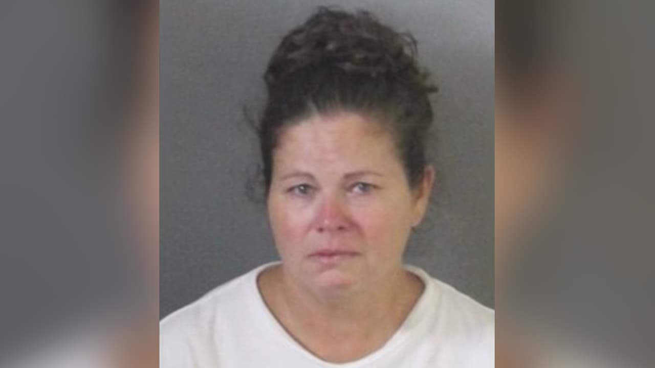 Una niña de 10 meses muere por el calor tras ser olvidada cinco horas por su niñera dentro de un carro en Florida